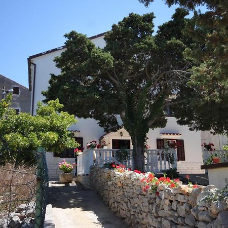 Apartments And Rooms With Parking Space Cunski, Losinj - 2498 Екстериор снимка