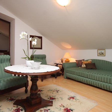 Apartments And Rooms With Parking Space Cunski, Losinj - 2498 Стая снимка