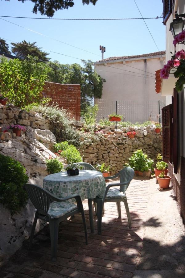 Apartments And Rooms With Parking Space Cunski, Losinj - 2498 Екстериор снимка