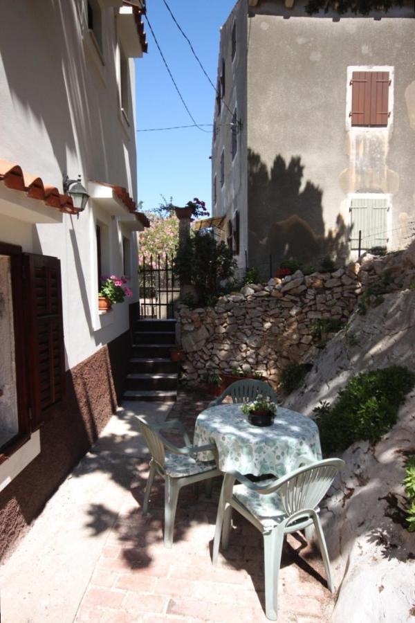Apartments And Rooms With Parking Space Cunski, Losinj - 2498 Екстериор снимка