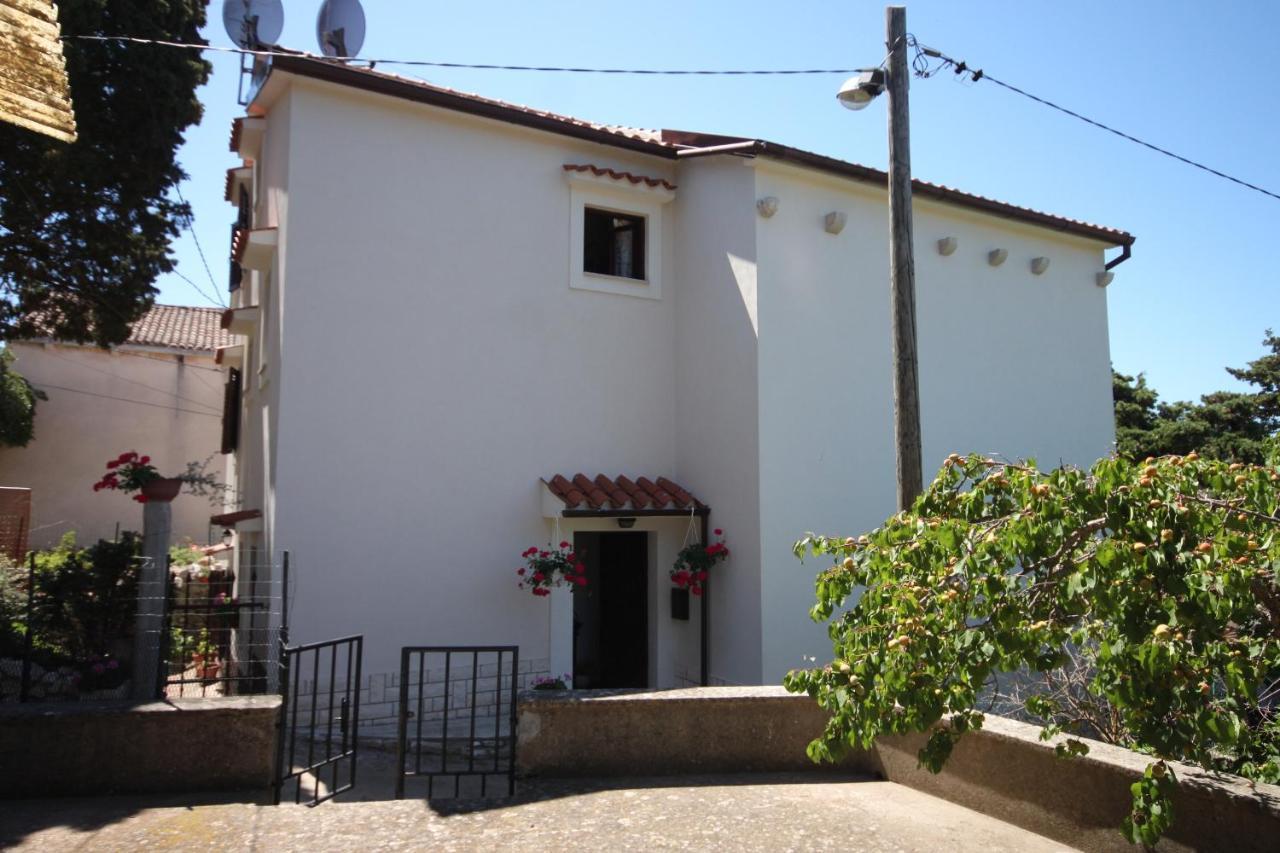 Apartments And Rooms With Parking Space Cunski, Losinj - 2498 Екстериор снимка