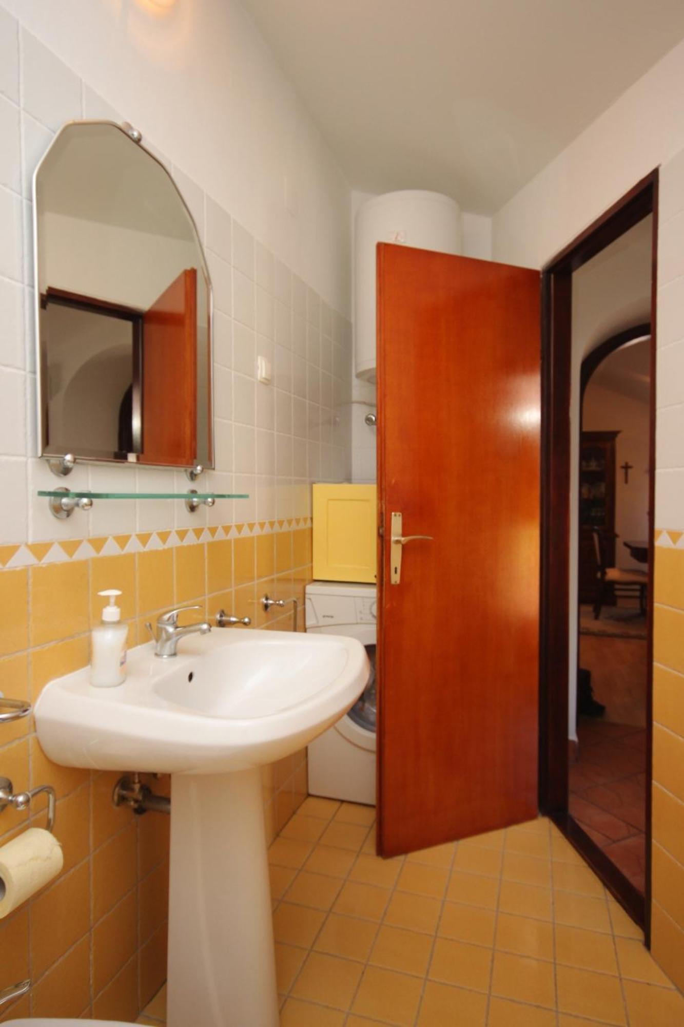 Apartments And Rooms With Parking Space Cunski, Losinj - 2498 Стая снимка